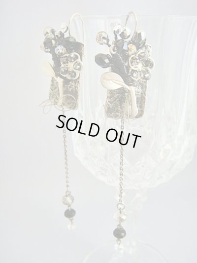 画像1: 【ＳＯＬＤ　ＯＵＴ　ありがとうございました！】（ギリシャアクセサリー）スワロフスキークリスタル・フラワーロングピアス