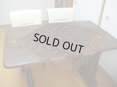 画像1: 【ＳＯＬＤ　ＯＵＴ　ありがとうございました！】【ゆうパック】（ギリシャ雑貨）テーブルクロス（茶レース・ビーズ）【ギリシャ刺繍】