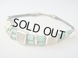 【ＳＯＬＤ　ＯＵＴ　ありがとうございました！】（ギリシャアクセサリー）メアンドロス模様メタル＆グリーンビーズブレスレット