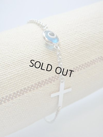 画像1: 【ＳＯＬＤ　ＯＵＴ　ありがとうございました！】（ギリシャアクセサリー）イーブルアイ（ナザールボンジュウ）・クロスシルバー９２５ブレスレット（クリアブルー）