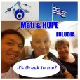 歌詞カード１０Ｐは8th SINGLE『Mati & HOPE〜It’s Greek to me?〜』のジャケット。アテネから台北への機内（ドバイ経由）では、隣に座ったご夫妻（ソフィトプロスさん）が、  メルボルン在住のギリシャ系オーストラリア人で、  「It's GREEK to me.＝（ギリシャ人のように）理解できないよね」っという、  ギリシャ人の特性を理解できない人たちが、ギリシャを揶揄したセリフについて、  「オレ達には、『ギリシャを分からない奴らの方が、理解できない』よな！（笑）」とアツく話し込んでしまった（笑）ジャケット撮影地　アテネからドバイ（アラブ首長国連邦）への飛行機内