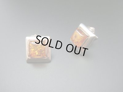 画像1: 【ＳＯＬＤ　ＯＵＴ　ありがとうございました！】【５周年半額セール！】（ギリシャアクセサリー）琥珀スクウェアピアス【定価６５００円】