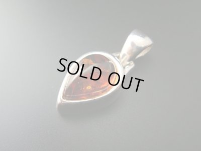 画像1: 【ＳＯＬＤ　ＯＵＴ　ありがとうございました！】（ギリシャアクセサリー）ティアードロップ琥珀ペンダントトップ