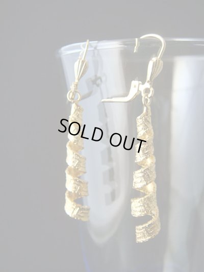 画像1: 【ＳＯＬＤ　ＯＵＴ　ありがとうございました！】【お客様の声あり♪】【楽天ランキング受賞！】（ギリシャアクセサリー）メアンドロス模様１８Ｋゴールドオーバーレイ・スパイラルピアス