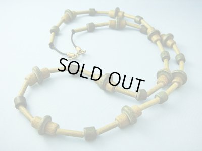 画像1: 【ＳＯＬＤ　ＯＵＴ　ありがとうございました！】【定価３９００円】（ギリシャアクセサリー）ミコノス・セラミックビーズネックレス（オリーブ色・ベージュ）