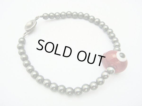 画像1: 【ＳＯＬＤ　ＯＵＴ　ありがとうございました！】（ギリシャアクセサリー）イーブルアイ（ナザールボンジュウ）・マグネットブレスレット（赤）