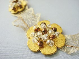 画像: 【ＳＯＬＤ　ＯＵＴ　ありがとうございました！】（ギリシャアクセサリー）リーフとお花のスワロフスキークリスタルネックレス