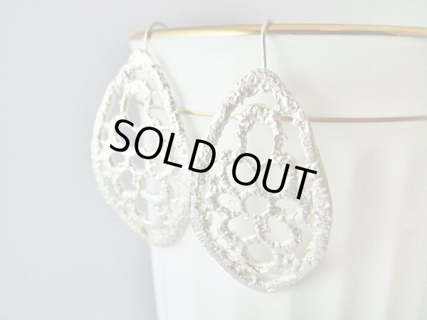 画像1: 【ＳＯＬＤ　ＯＵＴ　ありがとうございました！】【ラスト１点のためセール価格　おとく！】（ギリシャアクセサリー）シルバーリーフ・フックピアス