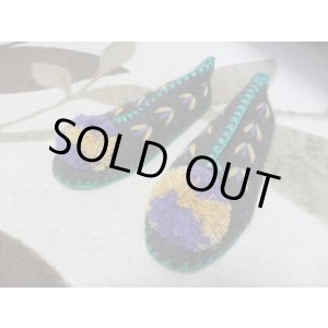 画像: 【ＳＯＬＤ　ＯＵＴ　ありがとうございました！】【ゆうパック】（ギリシャ雑貨）ギリシャ民族衣装風ボンボン付きフェルトルームシューズ（スリッパ）紫・ベージュ