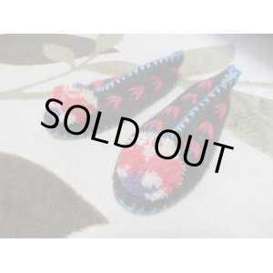 画像: 【ＳＯＬＤ　ＯＵＴ　ありがとうございました！】【お客様の声あり♪】【半額！クリスマスセール】【ゆうパック】（ギリシャ雑貨）ギリシャ民族衣装風ボンボン付きルームシューズ（スリッパ）赤・紫・白【定価３８００円】