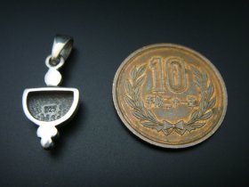 画像: 【ＳＯＬＤ　ＯＵＴ　ありがとうございました！】【５周年半額セール！】（ギリシャアクセサリー）ビザンチン風・半月型白蝶貝シルバー９２５ペンダントトップ【定価３４００円】