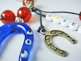 画像: 【ＳＯＬＤ　ＯＵＴ　ありがとうございました！】（ギリシャアクセサリー）イーブルアイ（ナザールボンジュウ）と馬蹄・ＧＲＥＥＣＥキーチェーン（キーホルダー）