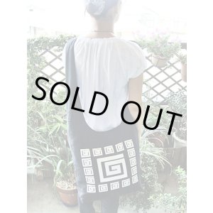 画像: 【ＳＯＬＤ　ＯＵＴ　ありがとうございました！】【ゆうパック】（ギリシャ雑貨）持ち手が幅広のメアンドロス・ショルダーバッグ（黒）【肩にぴったりフィット♪】
