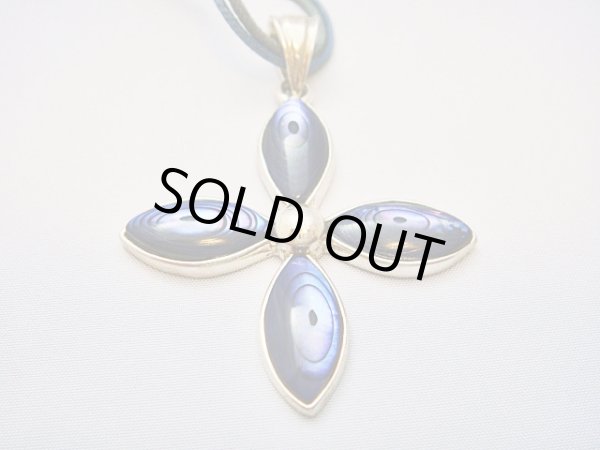 画像1: 【ＳＯＬＤ　ＯＵＴ　ありがとうございました！】【定価１４０００円】（ギリシャアクセサリー）黒蝶貝クロス型ネックレス【送料無料】