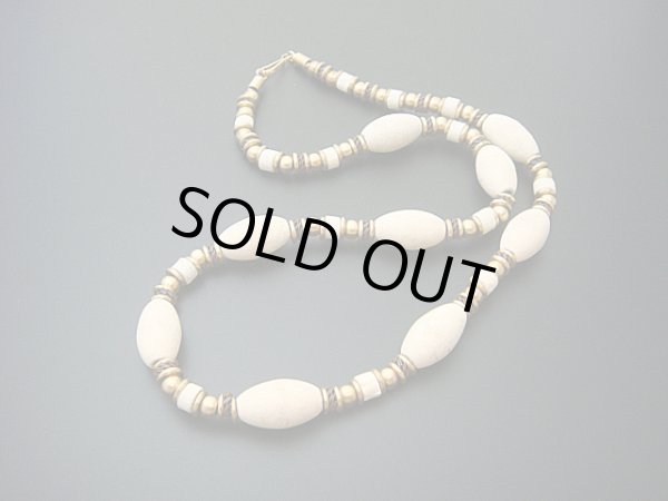 画像1: 【ＳＯＬＤ　ＯＵＴ　ありがとうございました！】【定価２１００円】（ギリシャアクセサリー）ミコノス・セラミックビーズネックレス（オフホワイト・つやなし）