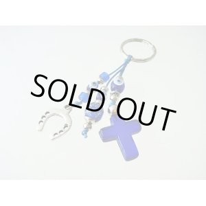 画像: 【ＳＯＬＤ　ＯＵＴ　ありがとうございました！】（ギリシャアクセサリー）紺のクロスと馬蹄とイーブルアイ（ナザールボンジュウ）のキーチェーン