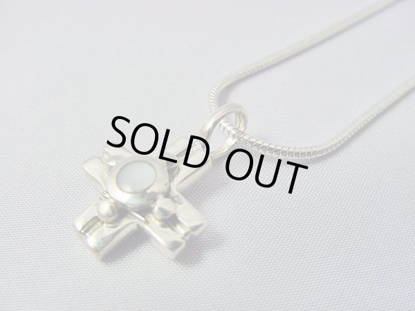 画像1: 【ＳＯＬＤ　ＯＵＴ　ありがとうございました！】（ギリシャ）ビザンチン風・白蝶貝のクロスペンダントトップ