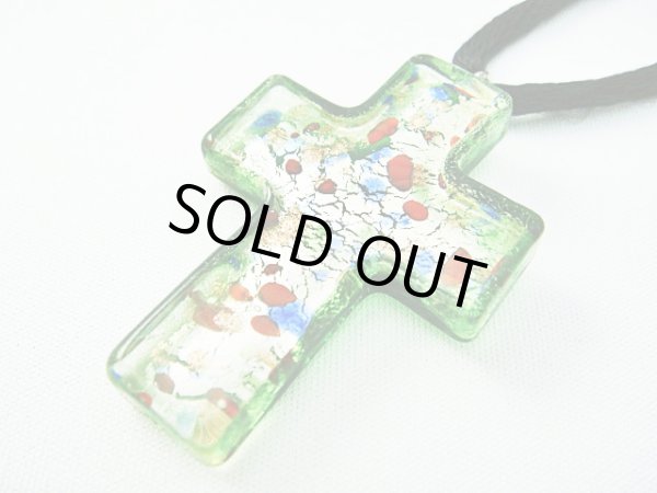 画像1: 【ＳＯＬＤ　ＯＵＴ　ありがとうございました！】（ギリシャ）ムラノ（ベネチアン）ガラス・クロスネックレス（緑）