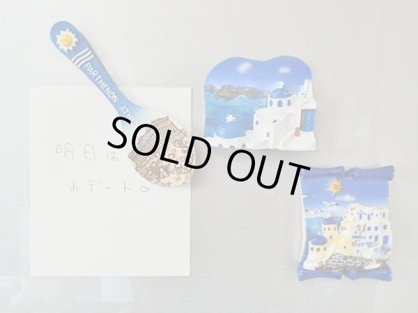 画像3: 【ＳＯＬＤ　ＯＵＴ　ありがとうございました！】【アウトレット　空にキズあり】（ギリシャ雑貨）サントリーニ島の教会・マグネット付き立体画【ハンドペイント♪】